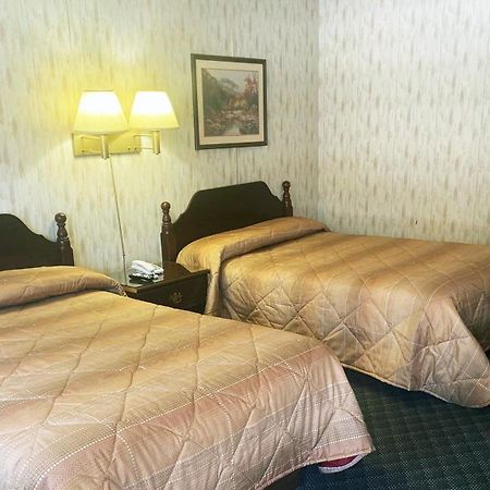 Pleasant Valley Motel West Stockbridge Dış mekan fotoğraf